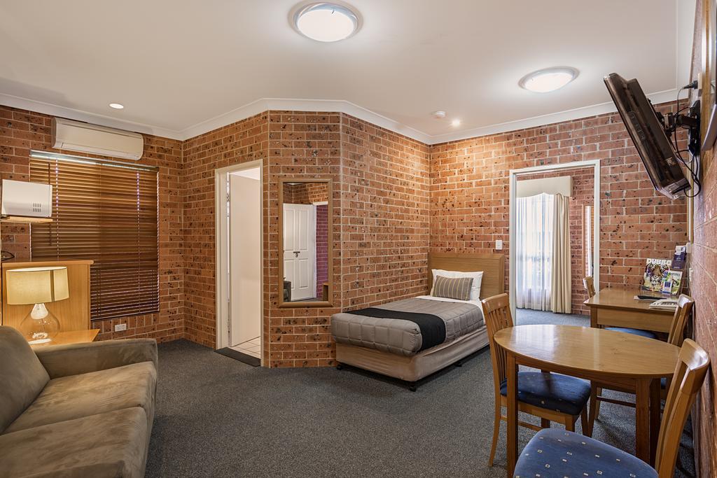 Akuna Motor Inn And Apartments Dubbo Exterior photo