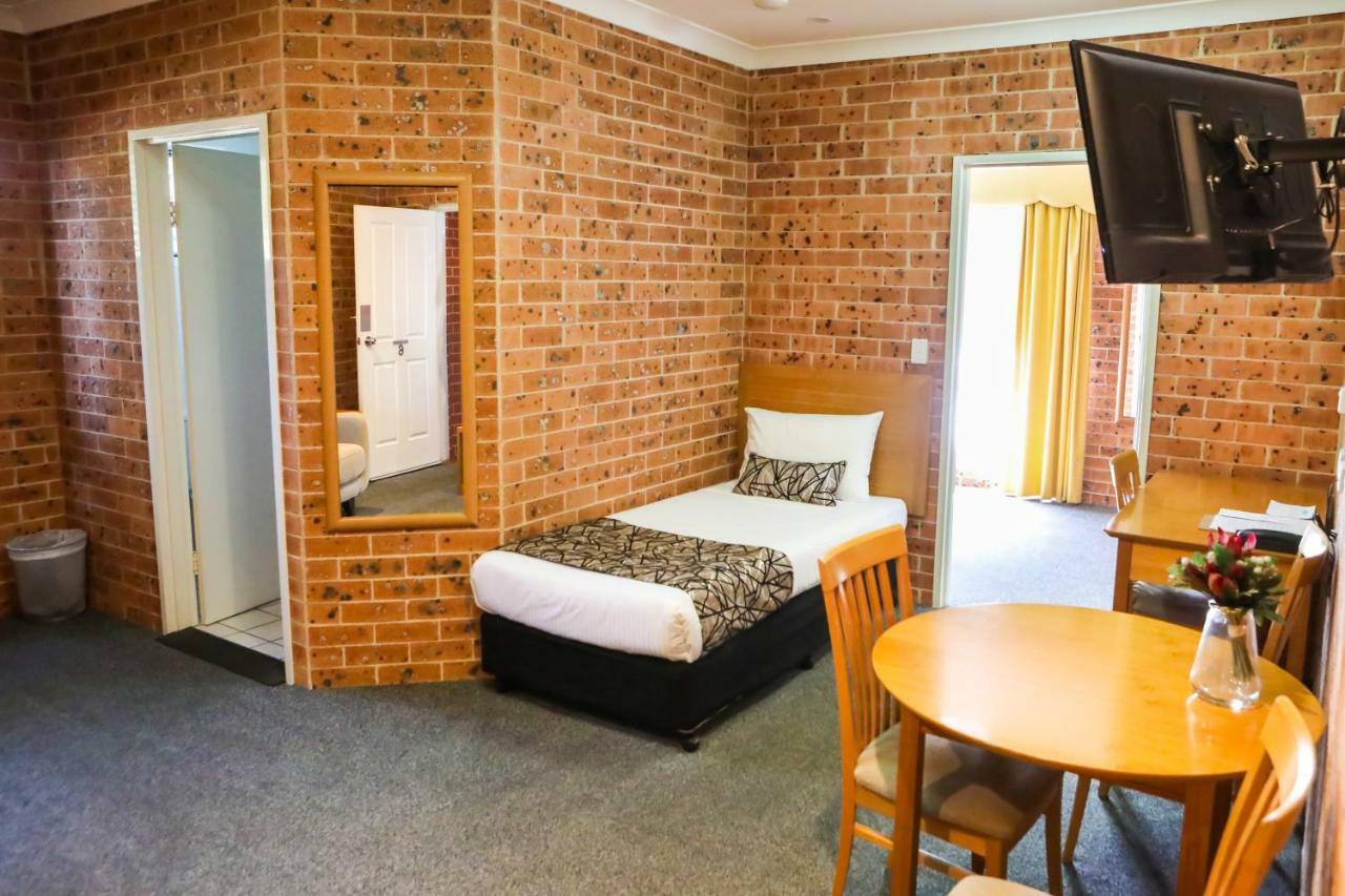 Akuna Motor Inn And Apartments Dubbo Exterior photo